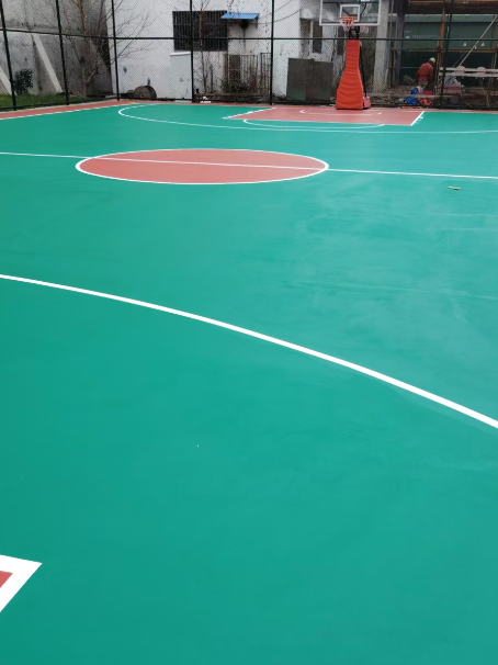 阳高 球场长期使用易出现地面开裂